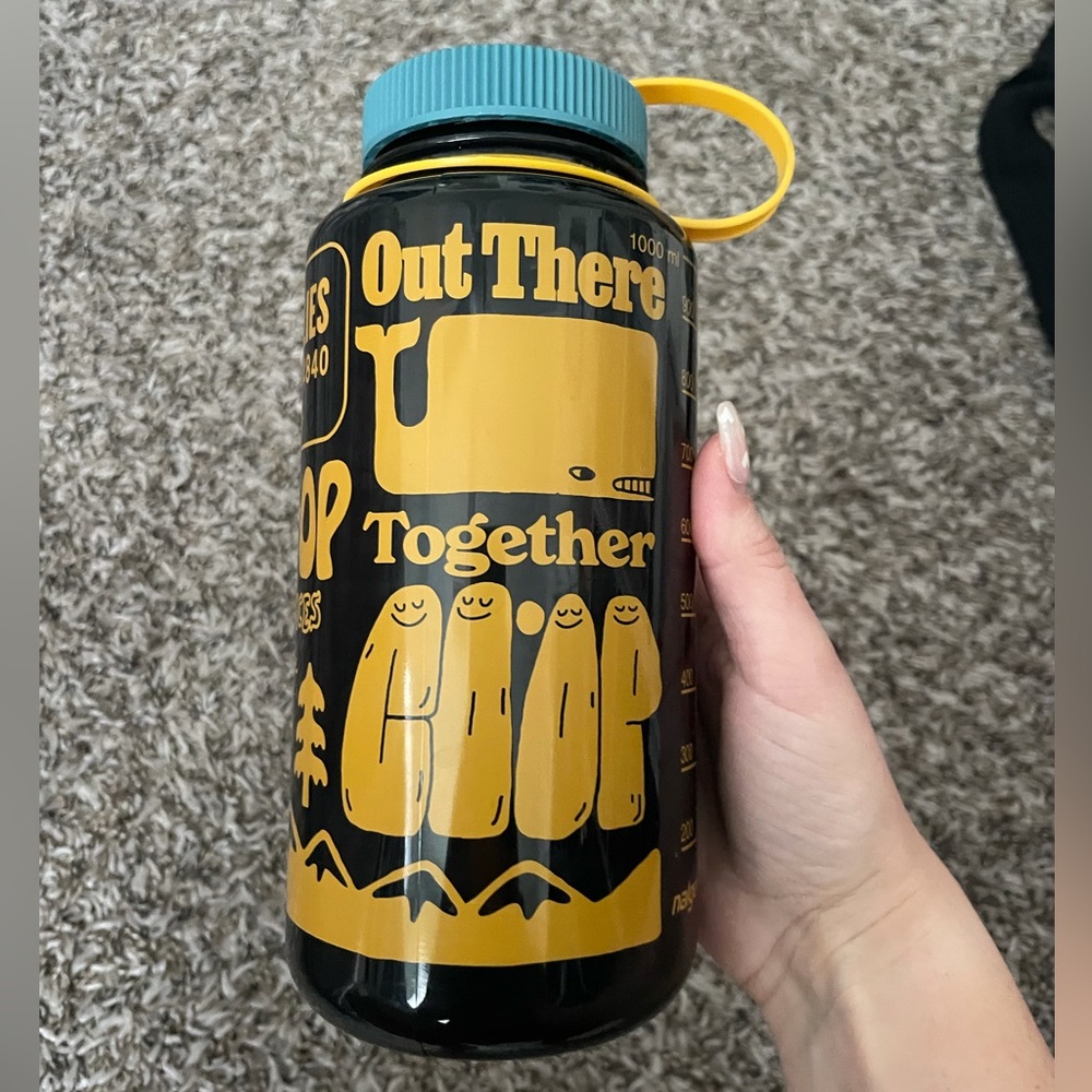 REÍ water bottle